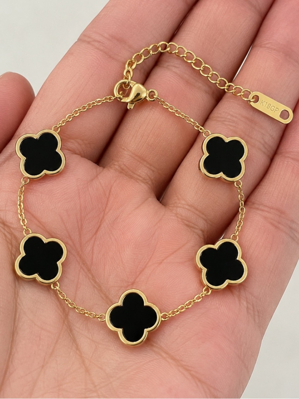 NWT Black Clover 5-Motif Bracelet 18k Gold Plated Lucky Alhambra Style
C3